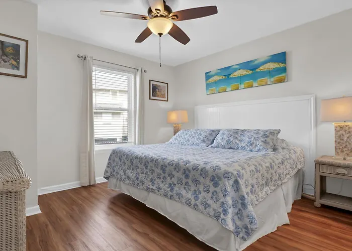 Ocean View & Easy Beach Access!