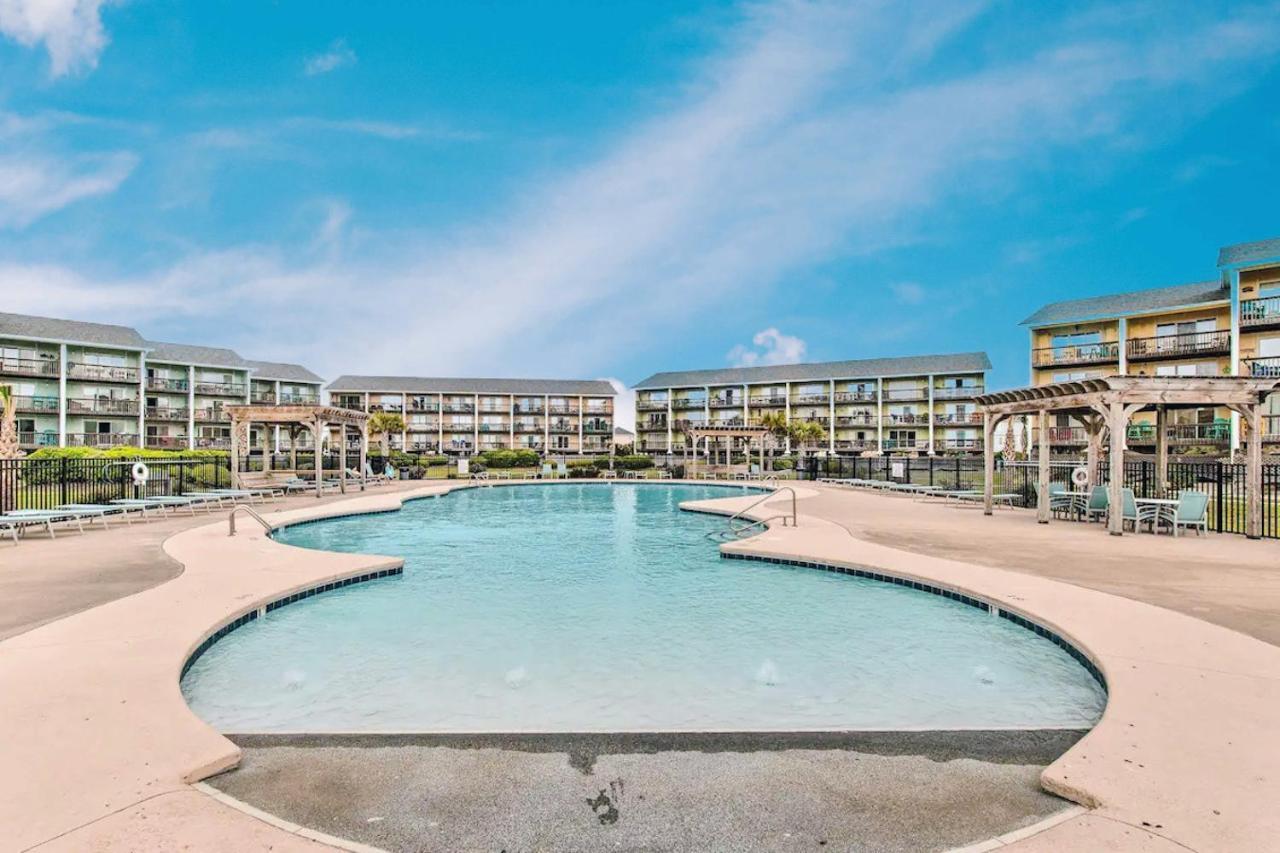 Ocean View & Easy Access! *