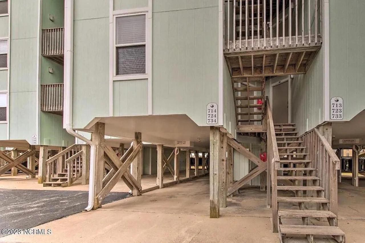 Ocean View & Easy Access! *