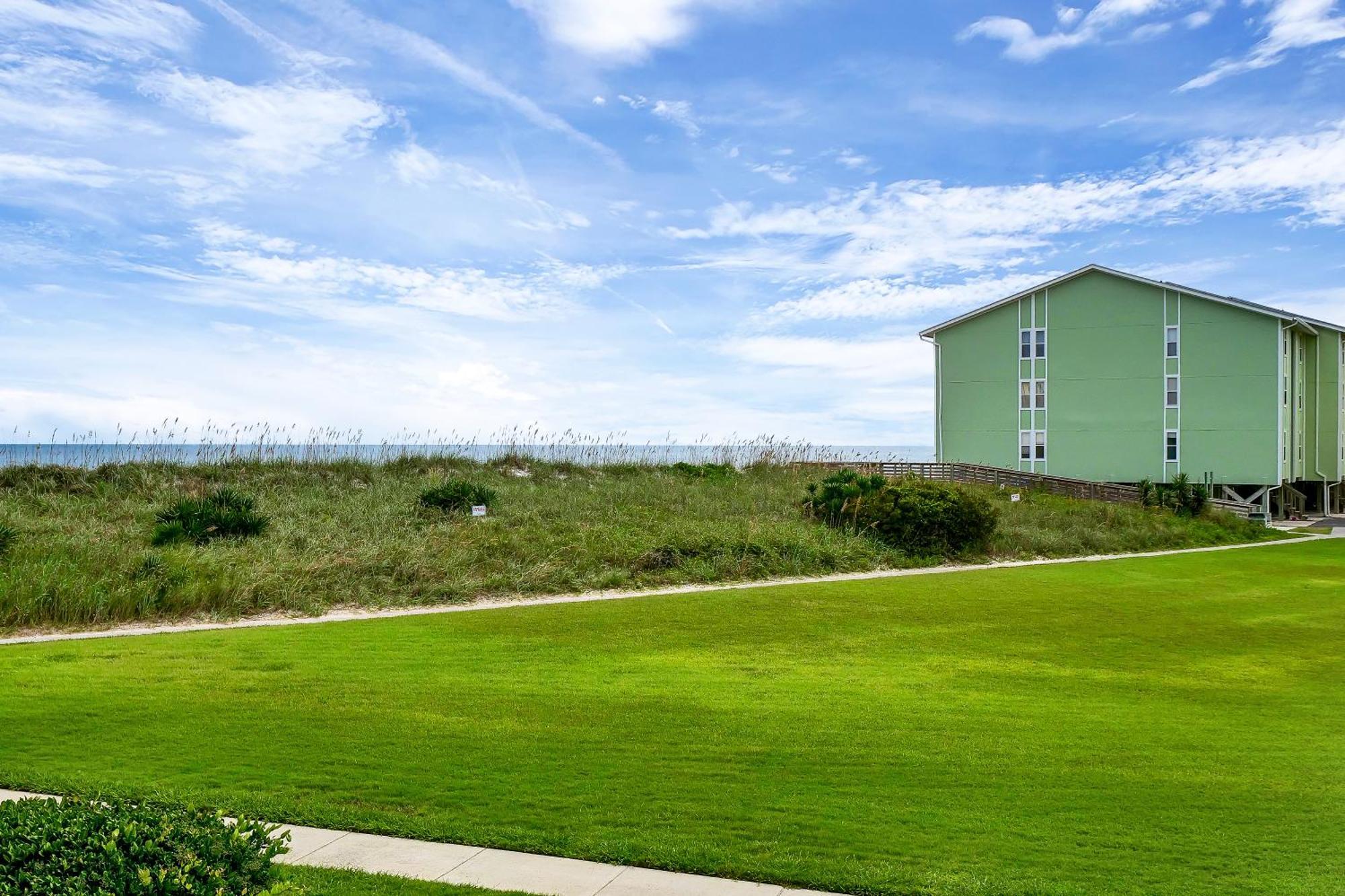 Ocean View & Easy Access!