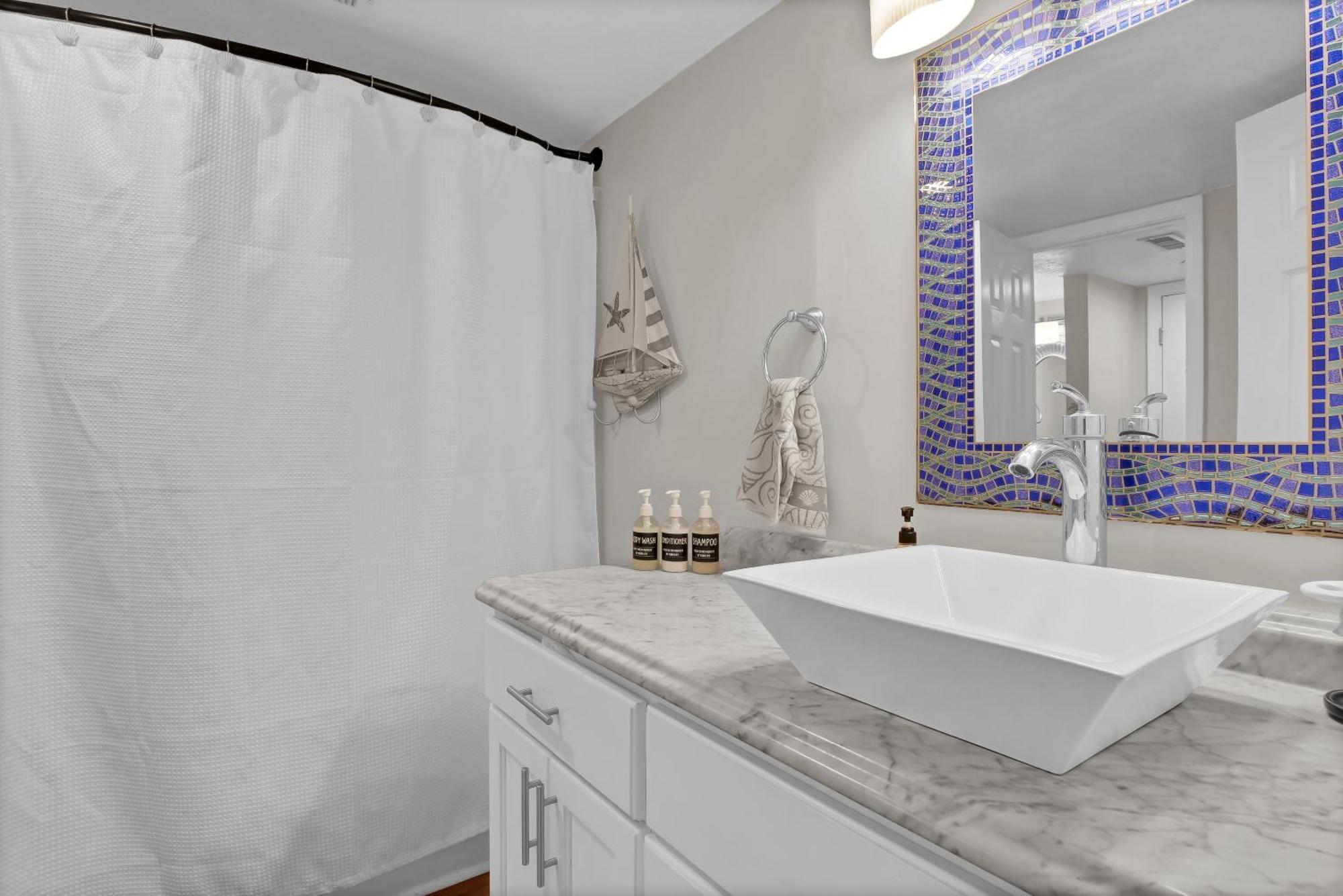 Ocean View & Easy Access! Apartment *